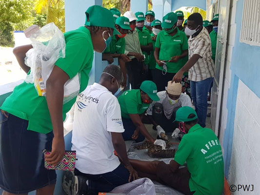 Haiti Earthquake Subsidy（FY2021）：Training of using salts to remove things that do not become merchandise